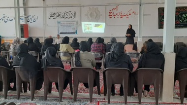 آموزش پرورش محصولات سالم گلخانهای به عشایر استان ایلام در بدره