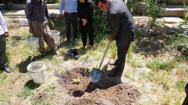 در باغ گیاه‌شناسی واقع در ساختمان شماره یک جهاد کشاورزی در خیابان آیت‌الله حیدری انجام شد